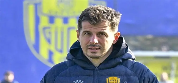 Emre Belözoğlu, Fenerbahçeli futbolcuyla anlaştı!