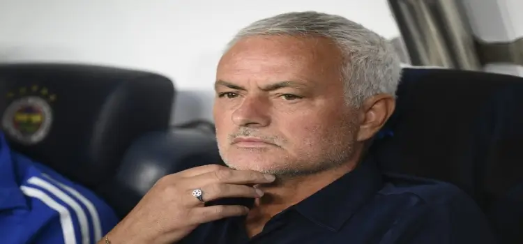 Mourinho'nun ilk yarı bitmeden soyunma odasına neden gittiği belli oldu!