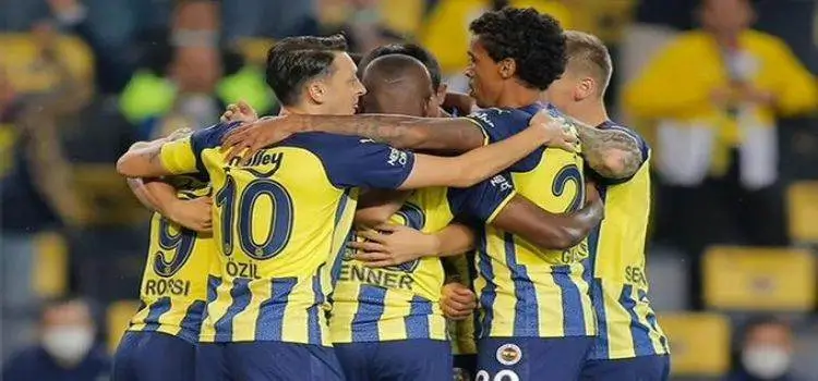 Kasımpaşa maçı öncesi Fenerbahçe'ye kötü haber! Yıldız futbolcu kadrodan çıkarıldı...