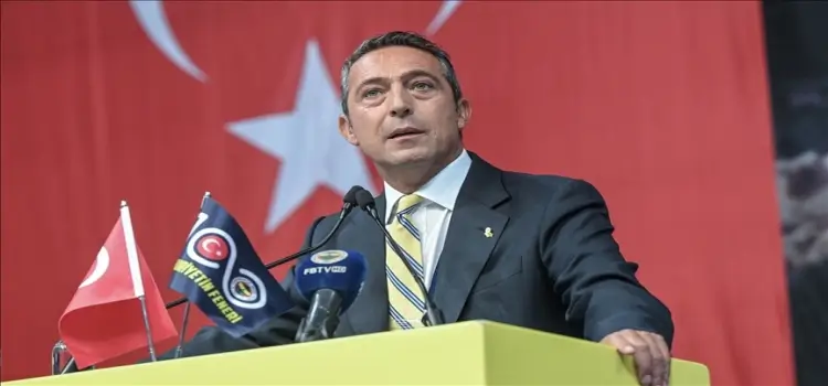 Fenerbahçe'de bir imza daha atıldı! Başkan Ali Koç yardırıyor